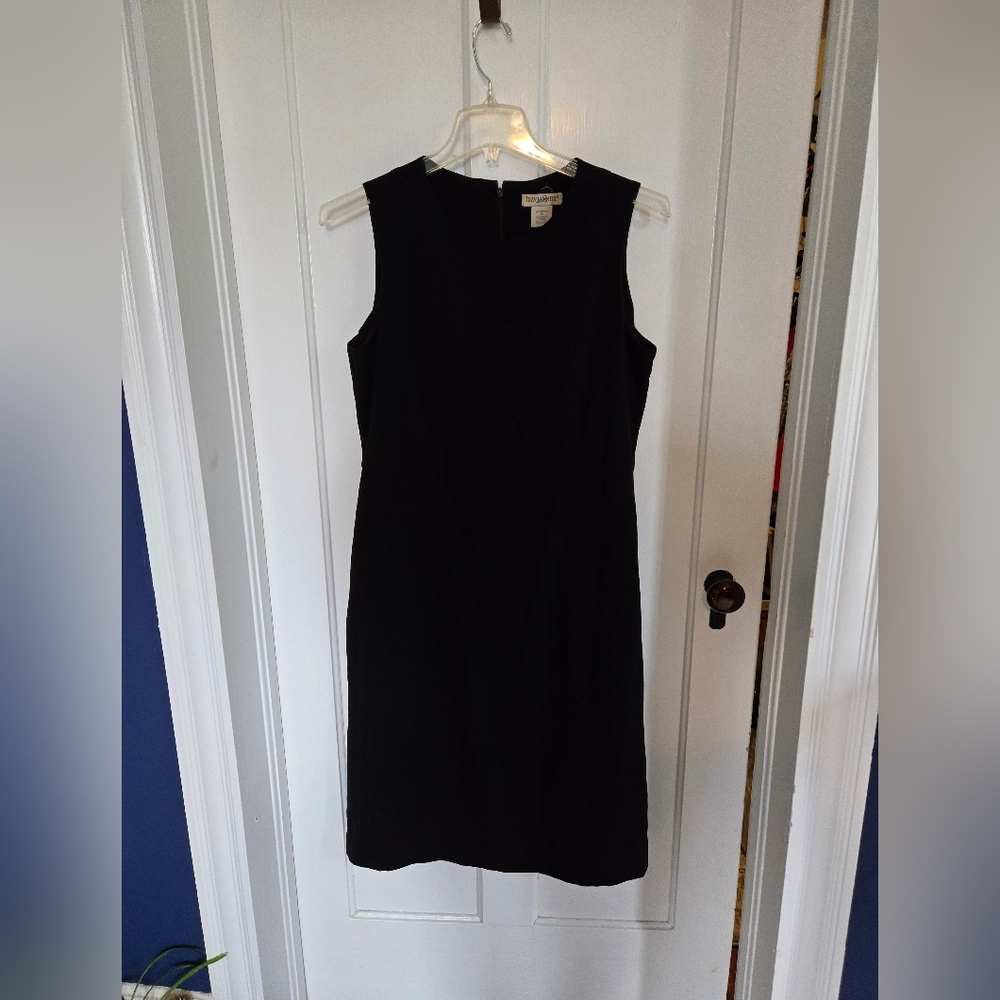 Travel Smith black dress